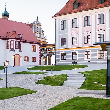 Hotel Schloss Leitheim Extérieur photo