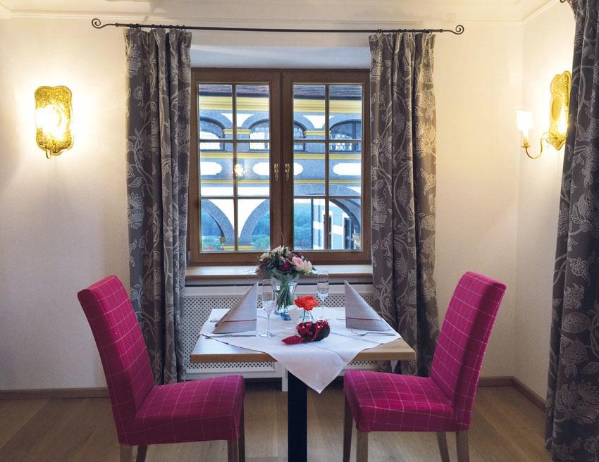 Hotel Schloss Leitheim Extérieur photo