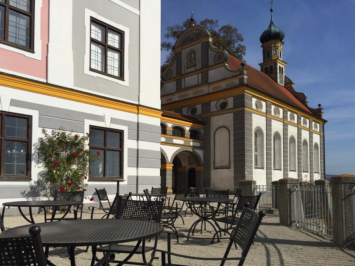 Hotel Schloss Leitheim Extérieur photo