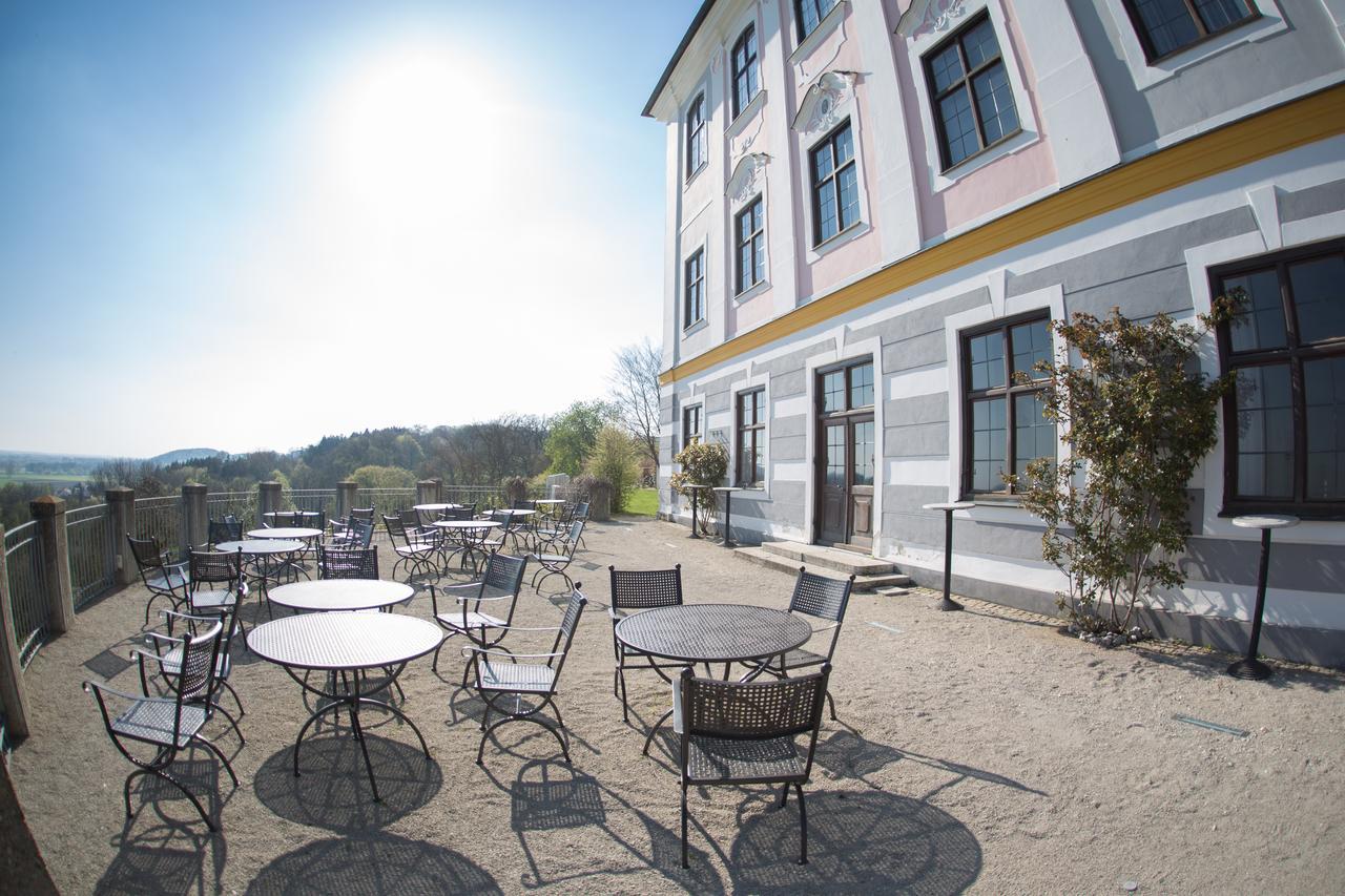 Hotel Schloss Leitheim Extérieur photo