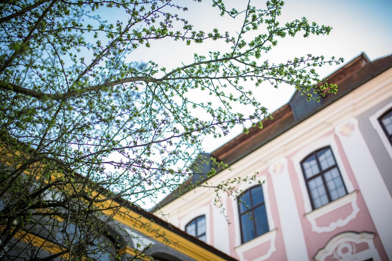 Hotel Schloss Leitheim Extérieur photo