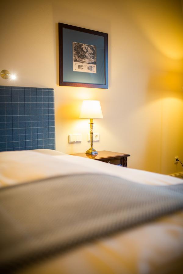Hotel Schloss Leitheim Extérieur photo