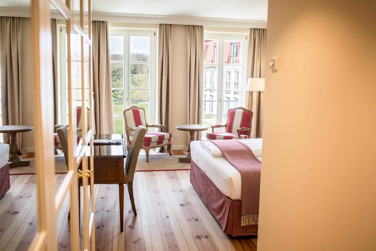 Hotel Schloss Leitheim Extérieur photo