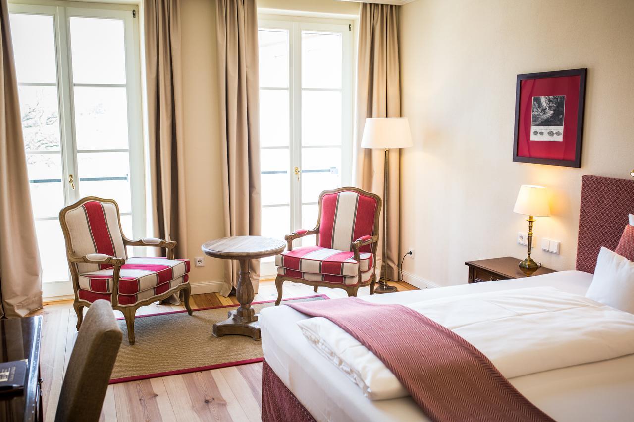 Hotel Schloss Leitheim Extérieur photo