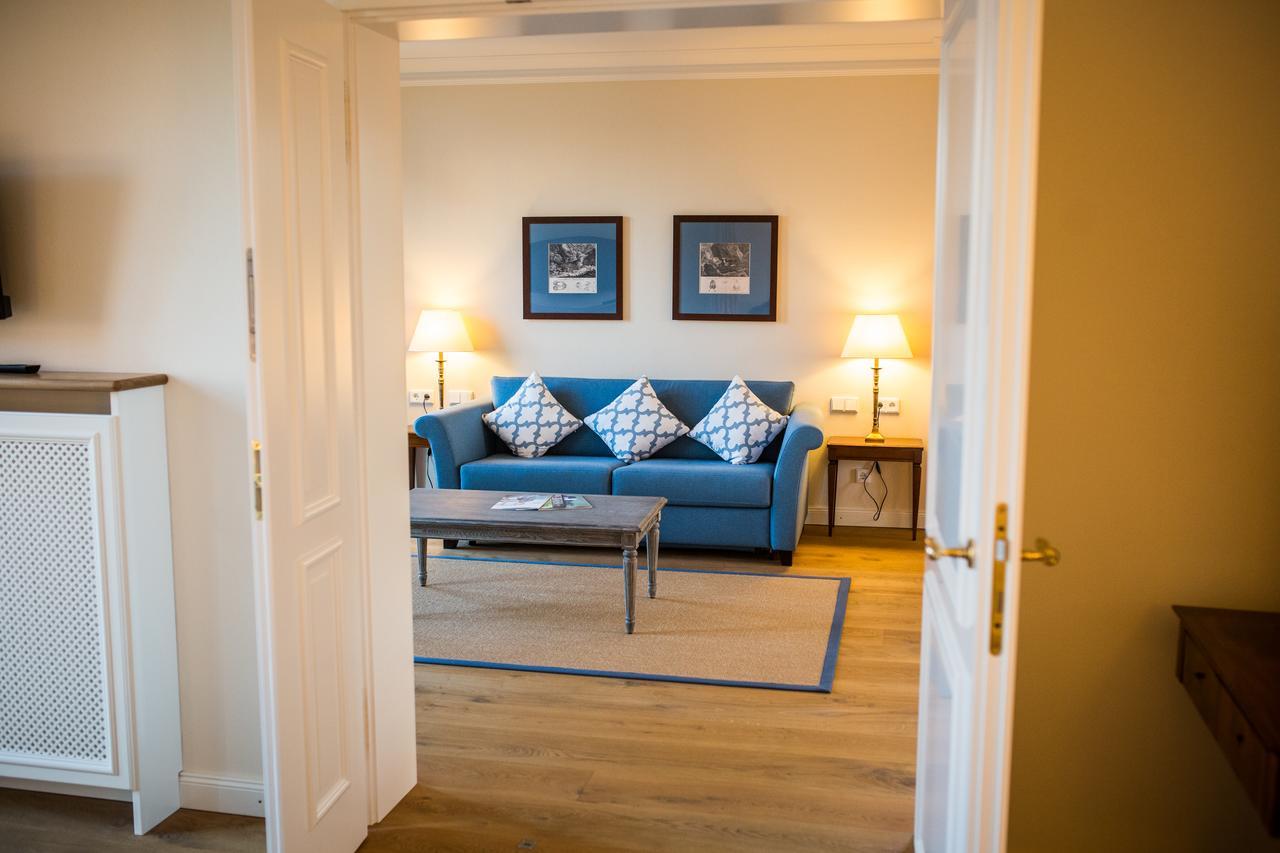 Hotel Schloss Leitheim Extérieur photo