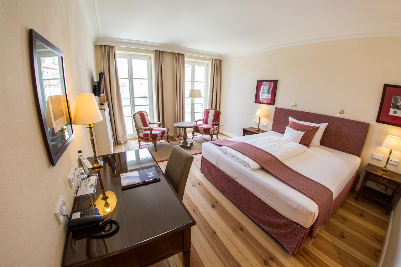 Hotel Schloss Leitheim Extérieur photo