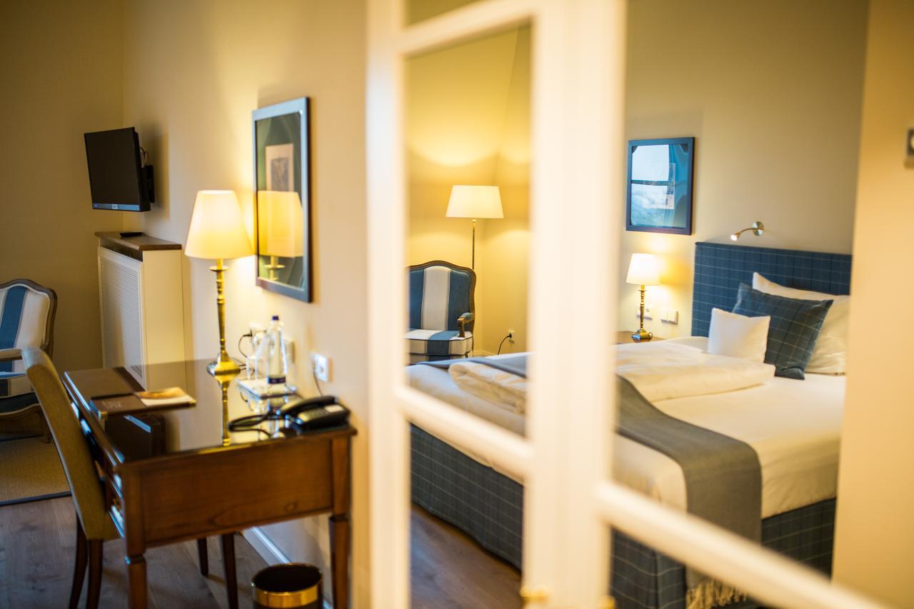 Hotel Schloss Leitheim Extérieur photo
